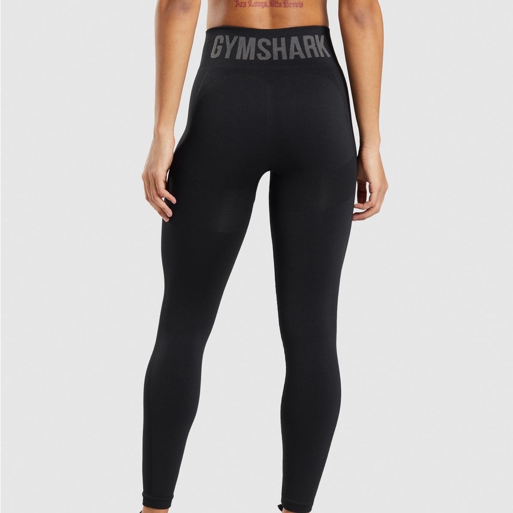 Flex High waisted contour leggings black with gray Gymshark logo